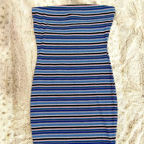 Gorgeous Striped Blue Strapless Bodycon Dress - Picture 1 of 4